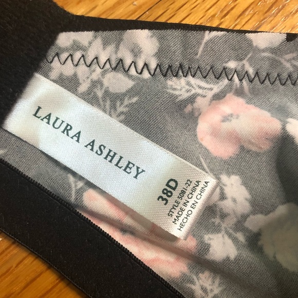 🌸 Pair of Laura Ashley Underwire Bras 🌸 - Picture 4 of 11